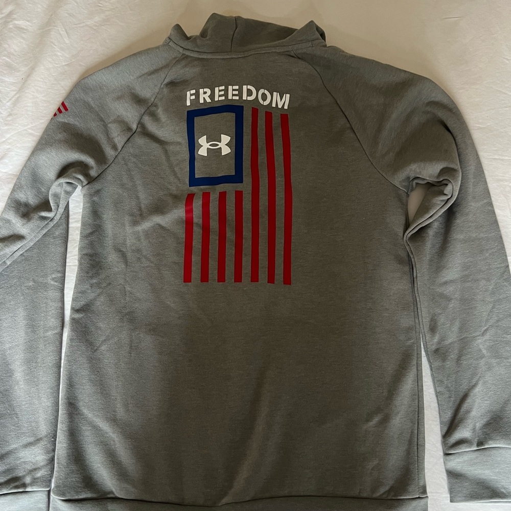 Under Armour Freedom Flag Hoodie Youth Size XLarge Pullover Grey  new